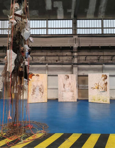 Edi-Dubien-17eme-biennale-de-Lyon-2024-les-grandes-locos-installation-et-tryptique