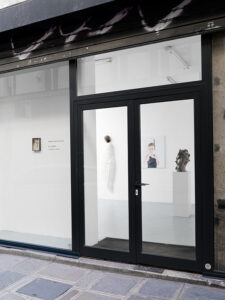 Edi Dubien-galerie-alain-gutharc-Comme-un-oiseau-mars2026-1024x768