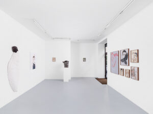 Edi Dubien-galerie-alain-gutharc-Comme-un-oiseau-mars2026-1024x768